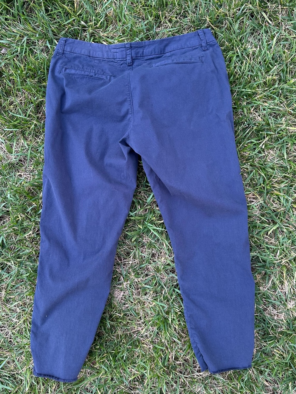 Frank & Eileen "Wicklow" distressed cropped chinos with raw hem - Size 10 - Picture 4 of 4